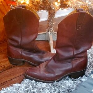 EUC Mens Boots 12 M
